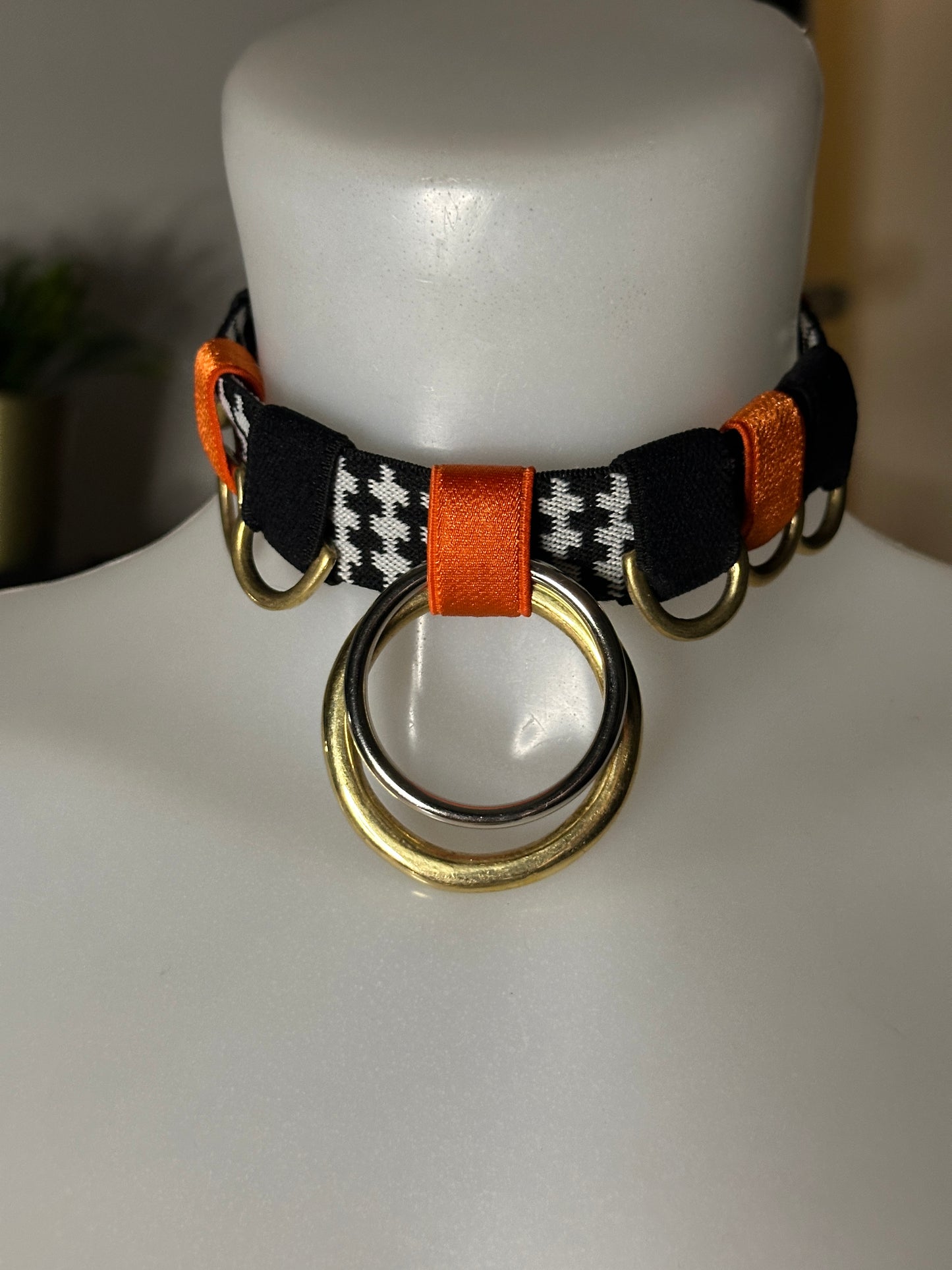 CHARMED RETRO CHOKER, Houndstooth orange/gold mix, SAMPLE