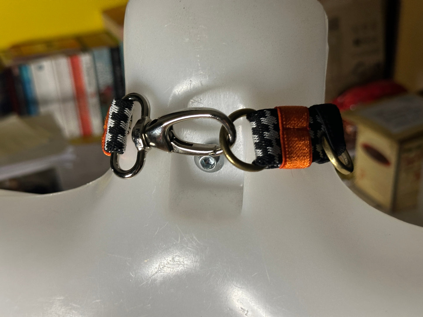 CHARMED RETRO CHOKER, Houndstooth orange/gold mix, SAMPLE
